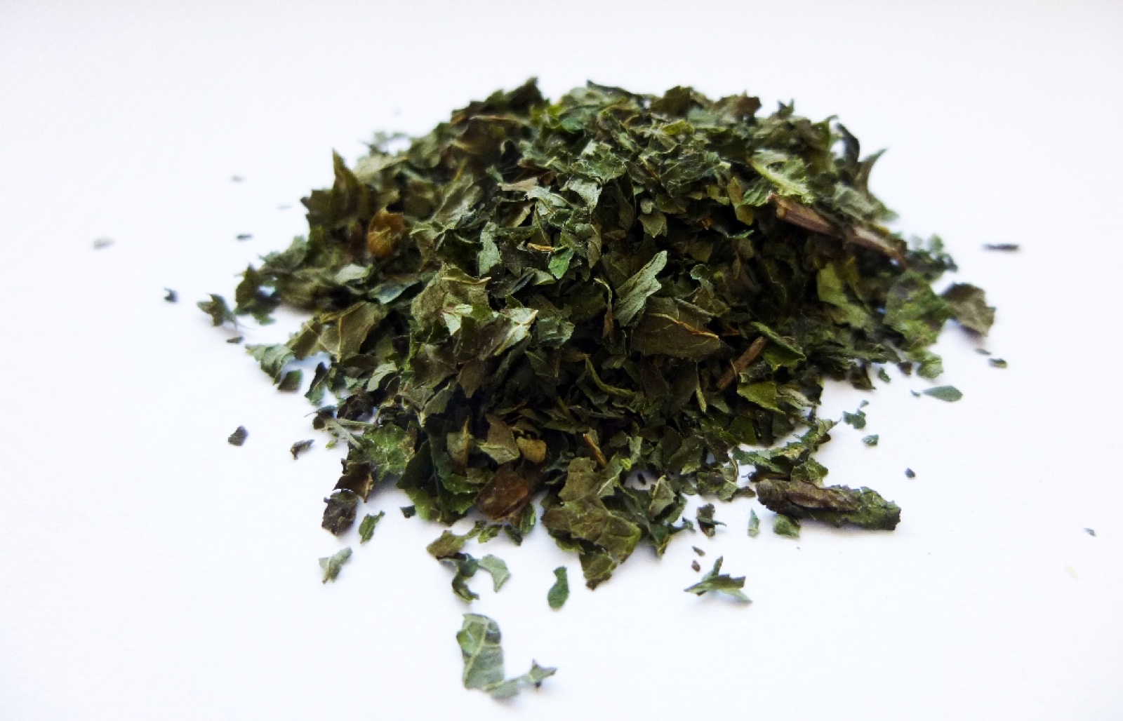 Cut lemon balm leaves