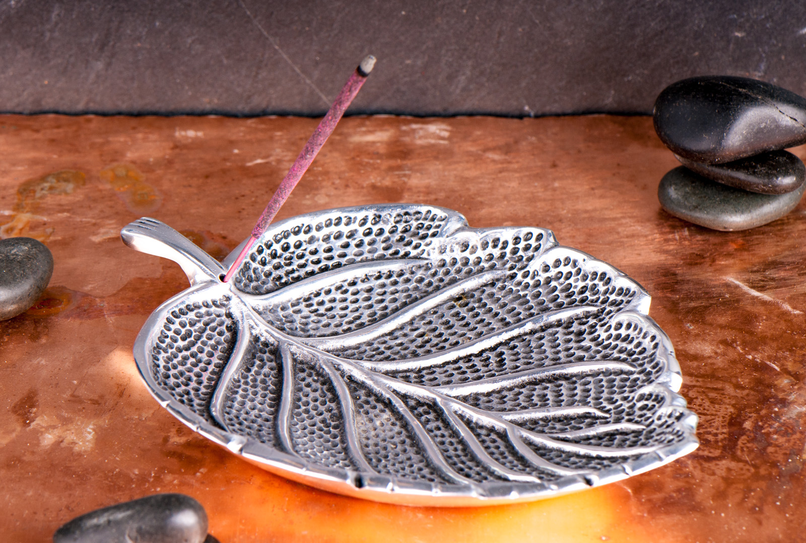 Räucherstäbchen/ -kegelhalter Blatt, Metall